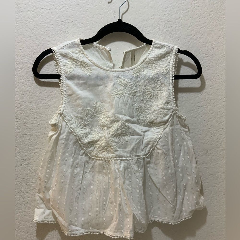 NWOT Anthropologie White cotton sleeveless Top embroidered floral XS